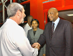 Rey de Lesotho destaca tradicionales lazos de amistad a su llegada a La Habana
