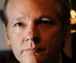 Assange es víctima de "tortura psicológica", según una Nobel de la Paz