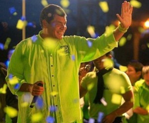 Rafael Correa gana las elecciones, según sondeos a boca de urna