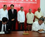 Cuba y China firman acuerdos en transporte, industria, energía y salud