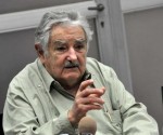 Visita Mujica institución científica cubana y propone intercambio en esa área