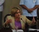Ileana Ross-Lehtinen arremete contra Obama por saludar a Raúl Castro